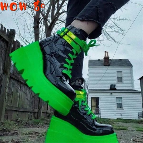 Brand de sapatos de caminhada Big Tamanhos 43 Gothic Green Platform High Heels Cosplay Fashion Winter Wedges Boots Halloween Booties Mulheres