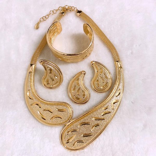 Серьги по ожерелью поставьте итальянские золотые женские ювелирные ювелирные украшения уникальный найджа модный браслет вечеринка