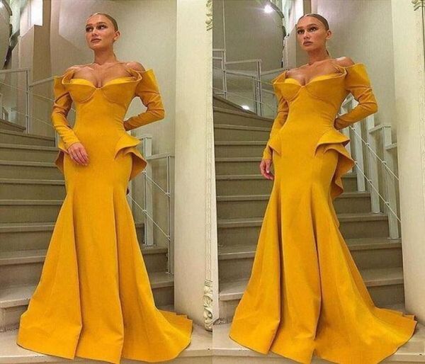 2018 Amazing Ruffles Detalhe Detalhes de manga longa Vestidos de noite amarelo querida