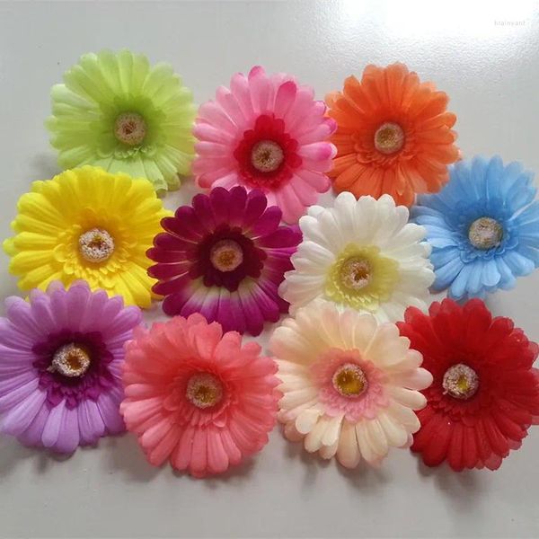 Flores decorativas Pretty 10pcs/lote 10cm Daisy Seda Artificial para Gerbera Sunflower Wedding Party Decoration Diy Wreath Plástico Flor