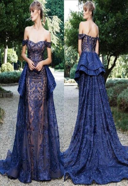 Anmutig königsblaues Abendkleid glamouröser Schulterspitze Applik