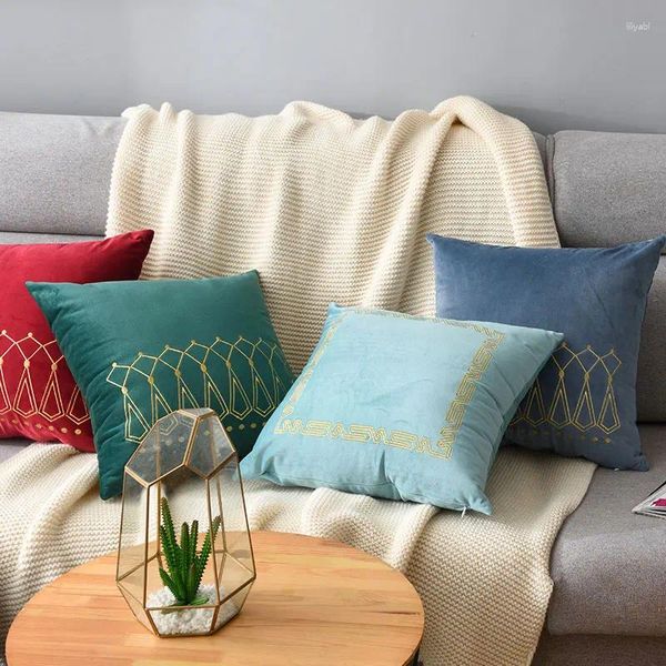 Yastık kadife yastıklar altın nakış kılıfı 45x45 Sıcak sonbaharda koltuk oturma odası için dekoratif kapak ev dekorasyonları