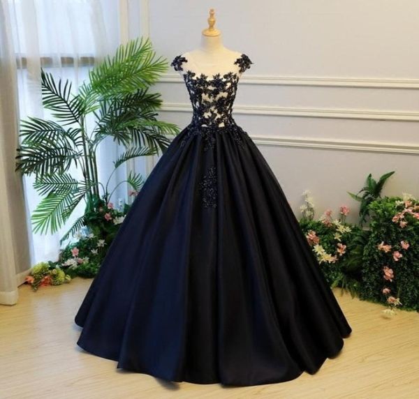 2018 Nuovi abiti da ballo di arrivo di arrivo Abiti Quinceanera Abiti di Top Appliques Vestidos de 15 Debutante Illusion Princess Gowns 15 Year Prom 3936952