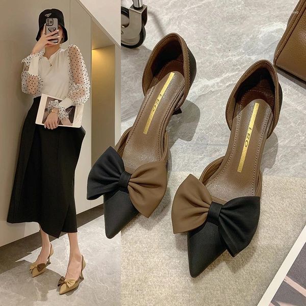 Одежда для обуви смесь цветной бабочки высокие каблуки женщины с двумя частями тонкие тусы Женщина заостренная пальца с элегантной вечеринкой.