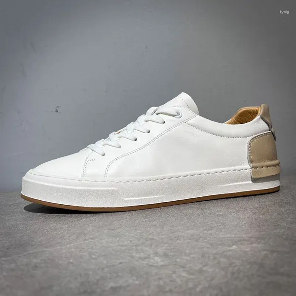 Scarpe casual primaverili coreani maschere cuoio in pelle di top di alta qualità fatti bianchi piatti fentibili miste sneaker