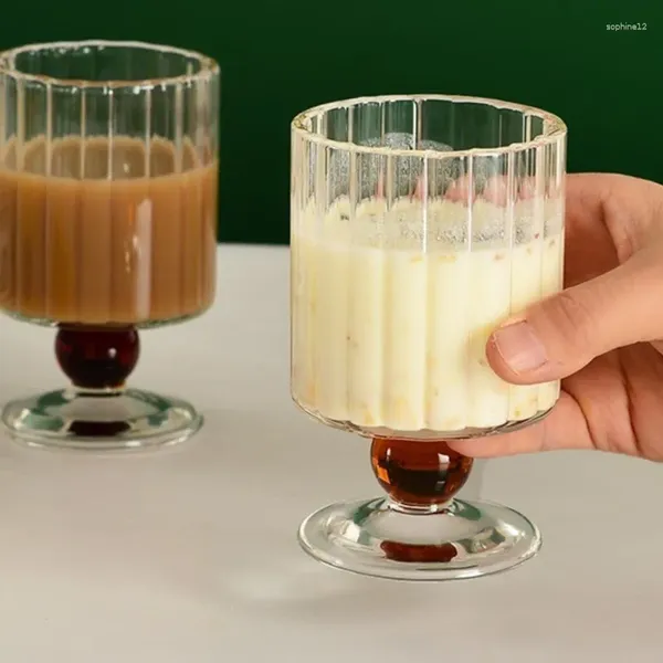 Weingläser kreativ Einfaches vertikales Muster klarer nordischer Ripple -Stil Bernstein Perlen Stamm Goblet Vintage Trinkglas Tasse