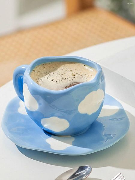 Tassen handbemalte Blumenkeramik Kaffee Tasse Home Office Tasse mit Teller Löffel Frühstück Milk Juice Tee Griff Getränkset Set