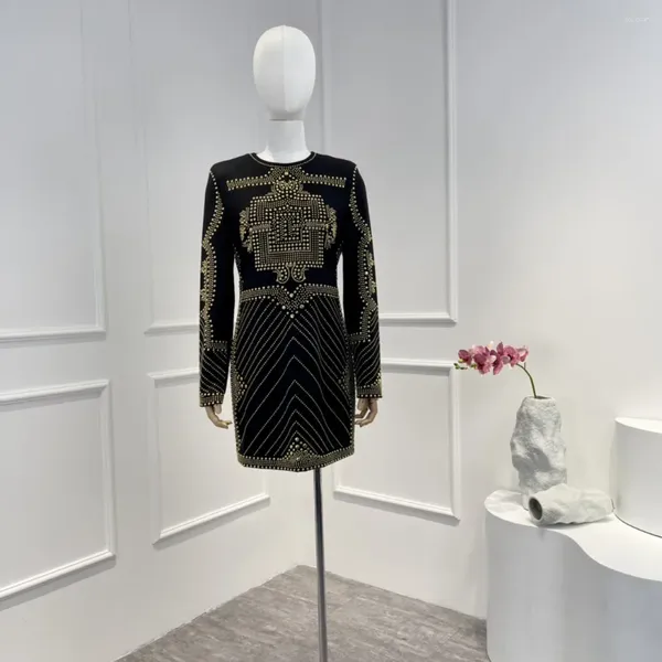 Abiti casual in stile barocco abbigliamento rivettatore in oro nero vintage 2024 abiti da donna a maniche lunghe in forma di alta qualità