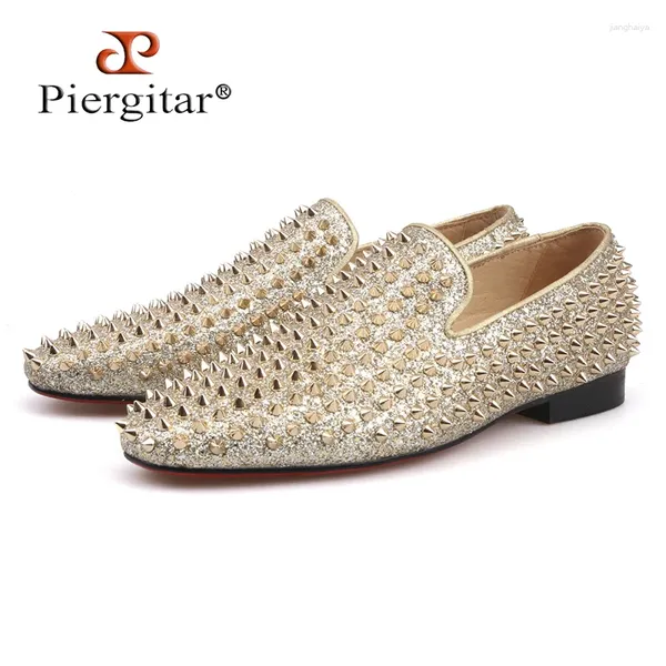 Lässige Schuhe Piergitar 2024 handgefertigte goldene Spikes luxuriöser Männer Leder -Laobers Fashion Party und Hochzeit Männer Plus Size