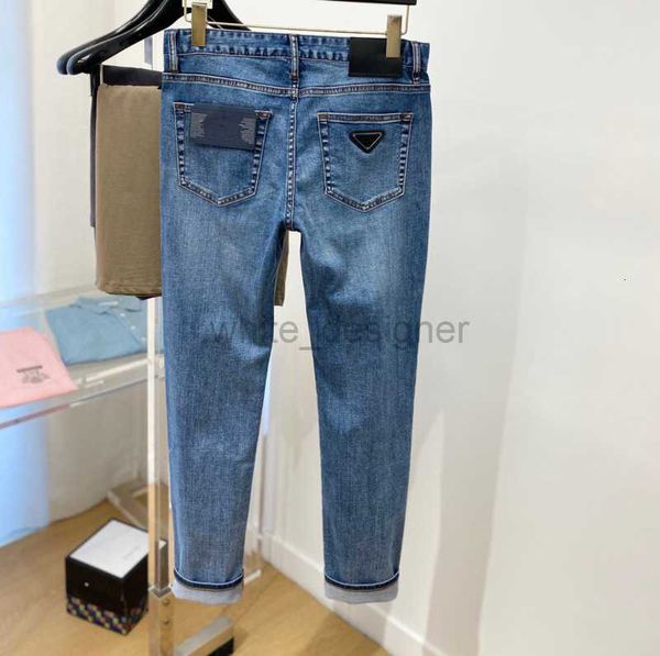 Мужские джинсы дизайнерские джинсы Высококачественные треугольные джинсы для мужского летнего стиля с четырьмя сторонами Эластичная слаба