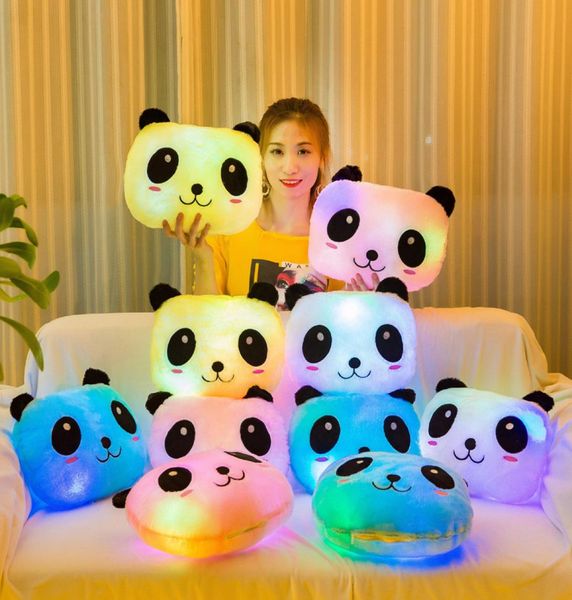 Luminous panda travesseiro de pelúcia gigante gigante de pandas embutido luzes LEDs de decoração de sofá travesseiros de dia dos namorados do dia dos namorados Bordações de brinquedos 58244495