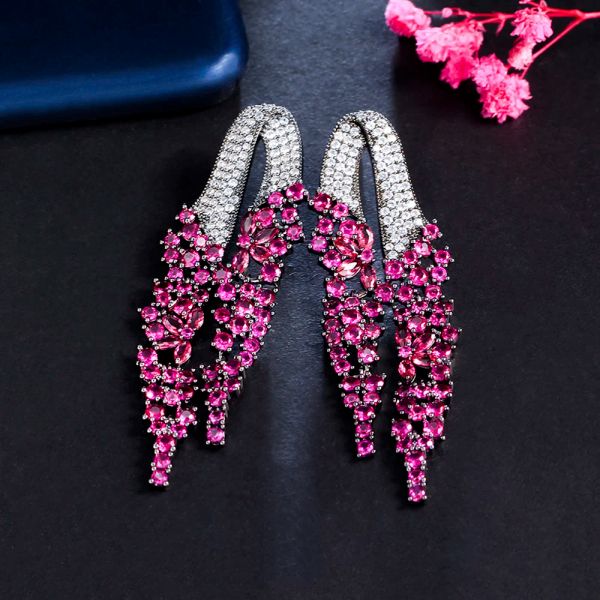 Brincos Três Grace Rosa quente Pink Zircônia cúbica Long Dang Drop Brincos para mulheres Brasileiras Jóias de cores de ouro preto ER861