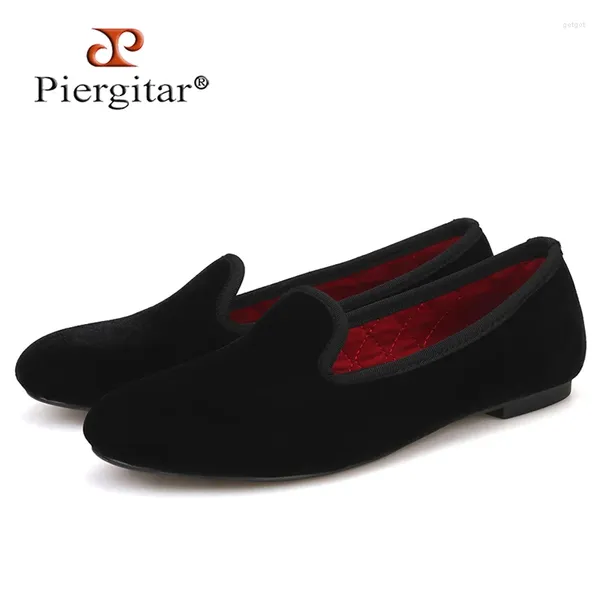 Повседневная обувь Piergitar Plain Velvet Loafers Женщины вручную в британском стиле женское стельки из красной хлопка Женщина Женщина.