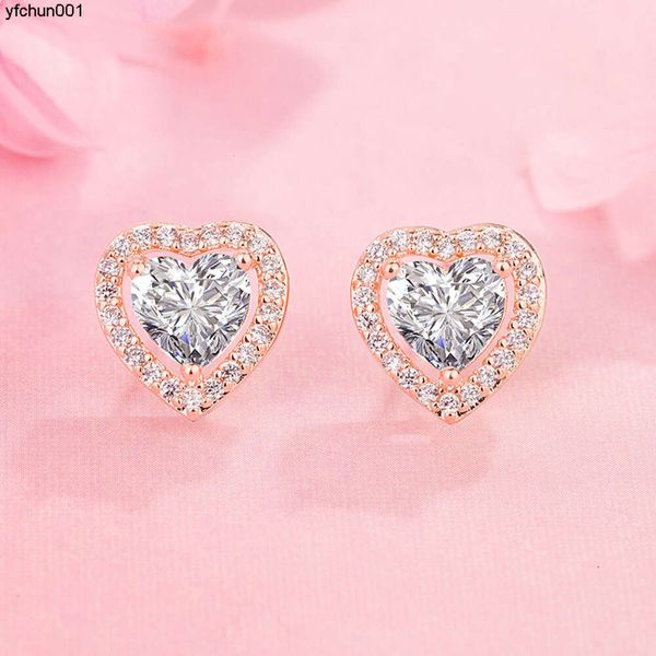 Orecchini a forma di cuore con set di diamanti zircon