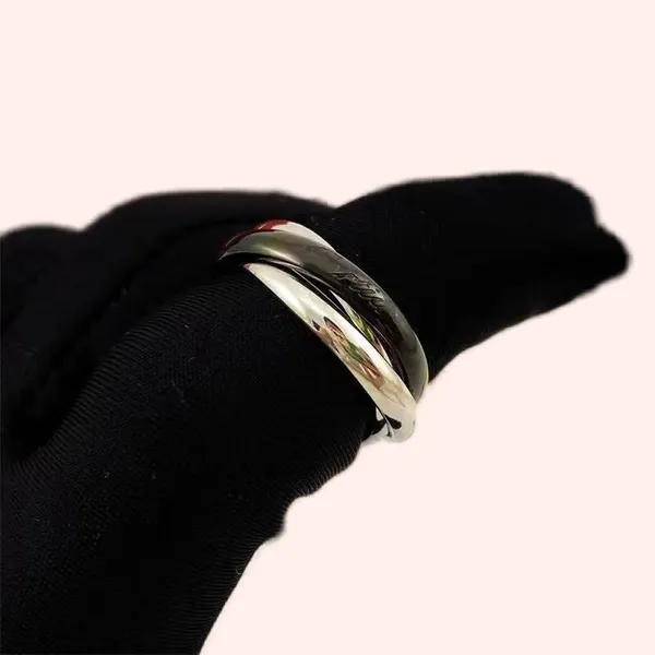 Anelli di design alla moda per donna Simple Trinity in stile personalizzato Gioielli Donne Ringi Regalo per matrimoni Ornament Gold Ring Ornament ZL203 B4