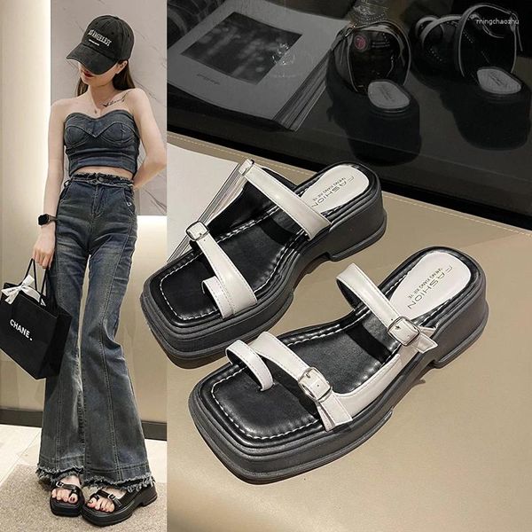 Slippers 2024 Summer Beach Flip Flip Flips Moda Aumentado Plataforma de alta plataforma Slides Ladies Outdoor On Slip Women Shoes