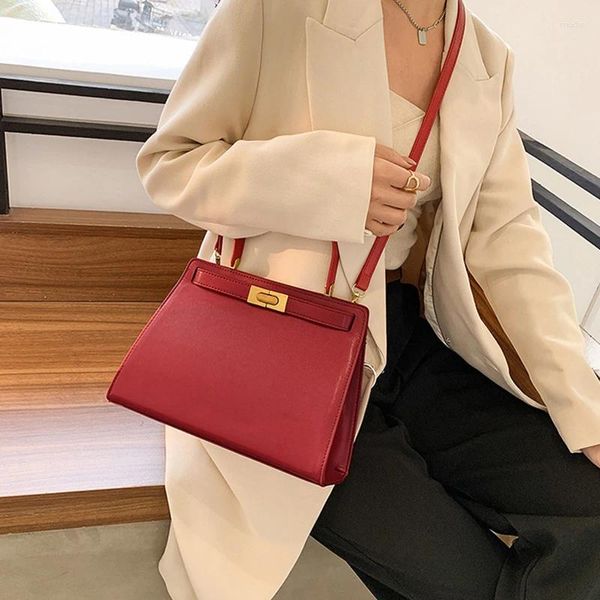 Totes Red Bag Bolsa Bolsa Mulheres de grande capacidade 2024 Textura ombro de moda crossbody Moda Design Combuter