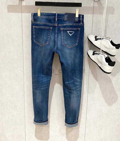 Jeans de jeans masculino Jeans Summer Slim Menores europeus de novos produtos Business Business Classic Bordado Lavado azul pequeno jeans e calça de perna reta