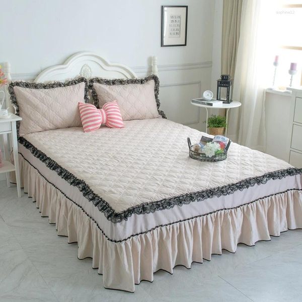 Bettwäsche Sets weiß rosa hellgrüne Khaki Luxus schwarzer Spitzenbett Rock Set Baumwolle Dicke Betspannung Leinenkissenbezug 3pcs