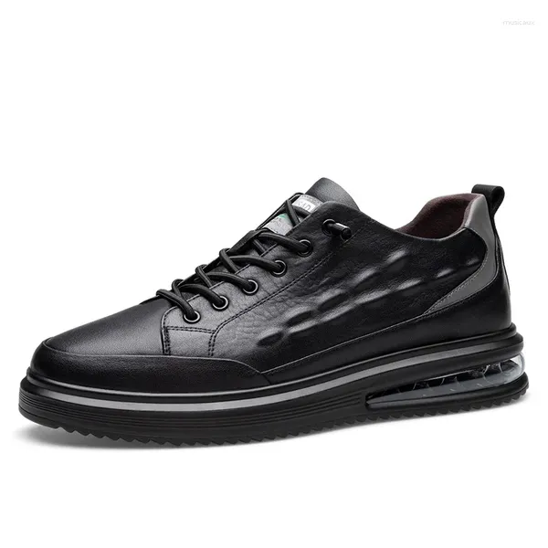 Sapatos casuais Inverno masculino 2024 Pluxh versátil pequena tendência negra moda tênis confortável Shose Men Erkek Ayakkabi