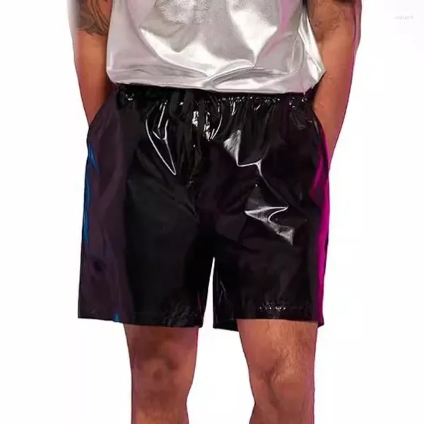 Erkek şort parlak deri pantolon performans kıyafetleri disko partileri için bir parça
