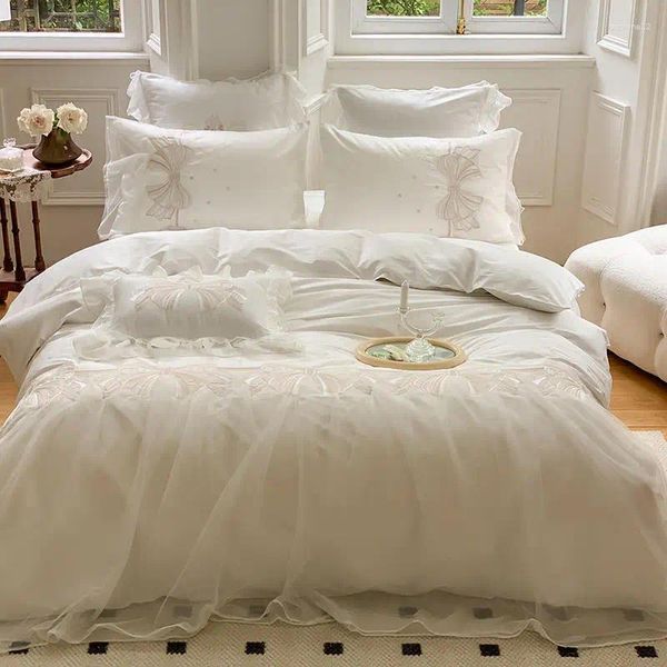 Conjunto de roupas de cama Bordado de bordado em estilo coreano Lace branca de algodão Princesa Casamento Double Duvet Capa Campa de capa Fronhas