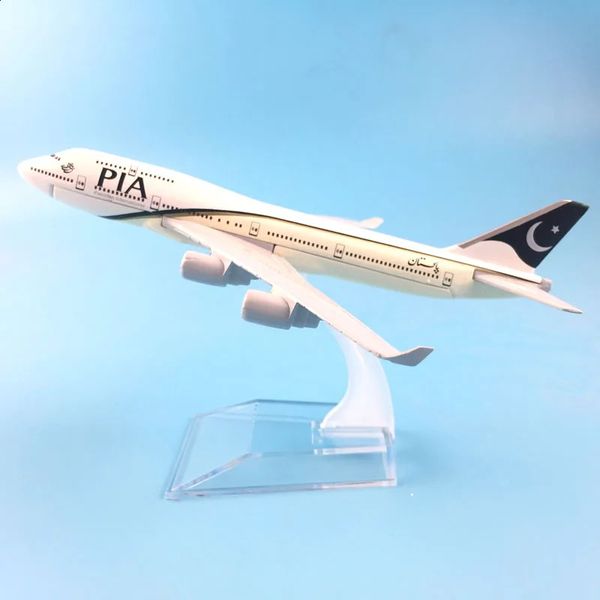 Aereo in lega in lega in metallo da 16 cm Air Pakistan Pia B747 Aircraft Aircraft Boeing 747 400 Airlines Airplane Model W Stand Regalo 240328