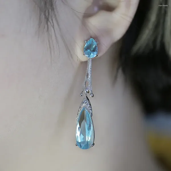 Dangle Ohrringe empfindlicher Drop -Ohrring mit himmelblauem Zirkon für Frauen Lange stilvolle Modeschmuckfabrik Verkauf