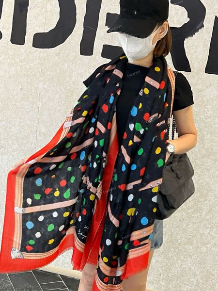Дизайнерские женщины шарф кашемир длинный шарф 2024 Женский шаль шарф для женщин Черный в горошек.