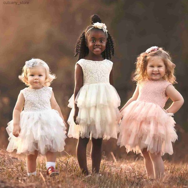 Abiti da ragazza Abiti per ragazze di fiori bianchi per i bambini in pizzo di matrimonio First Communion Dress 2-6 anni Sevess carino battismo Battismo Birthday Vestidos L240402