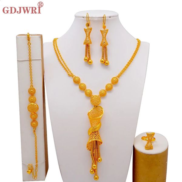 Luxo Dubai Gold Color Jewelry Conjuntos de noiva da Índia Africana para Mulheres Taxada Irregular Brincho de Colar Longo Brincos de Anel de Anel 240402