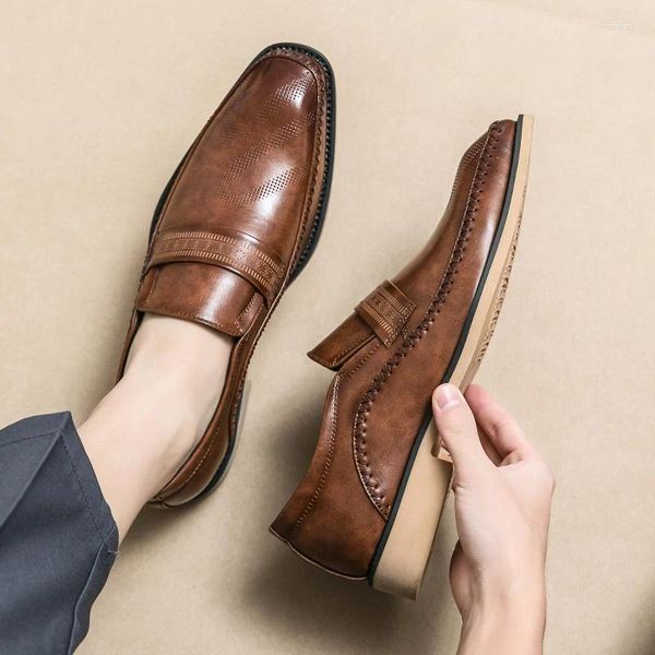 Sapatos casuais moda especialmente homens exclusivos homens de couro de couro para vestir elegantes calçados oxfords para mocassins