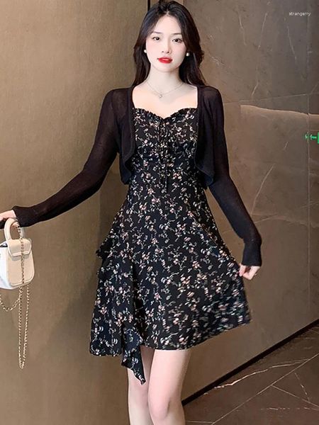 Lässige Kleider Frauen Sommer koreanische Mode elegante zweiteilige Kleidersets 2024 Schwarz Blumen sexy Sling Mini Strick -Strickwinkel Anzüge