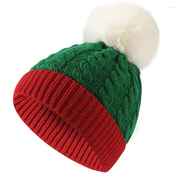 Beralar Unisex Kış Kırmızı ve Yeşil Patchwork Pompoms Knit Hat Christmas Kadın Erkek Hediye