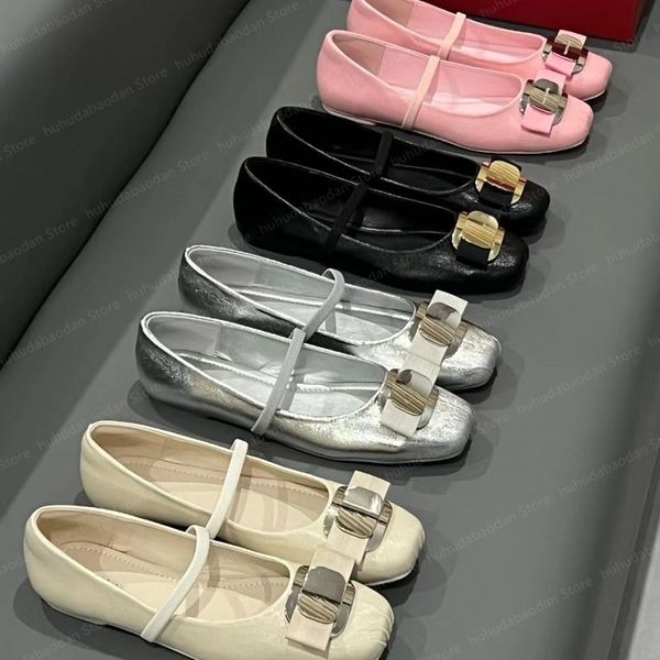 Sapatos de grife Paris Designer de marca Pink Ballet Flats Sapatos femininos Spring Spring Shop Slip de couro genuíno na bailarina Luxury redond dedo ladrinha tênis de vestido