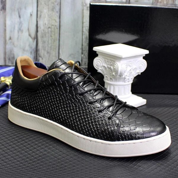 Sapatos casuais Crocodile Pattern Men Luxury Men Sneakers de couro genuíno Male Vintage Design Lace Up Sapato de moda real A116