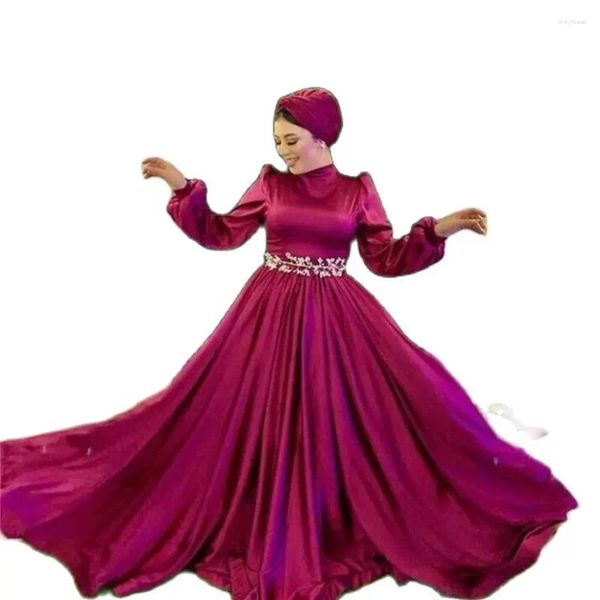 Vestidos de festa Luxo Fuchsia Muslim Night Dress com elegante e elegante cetim de seda de manga comprida Dubai abaya noivado formal