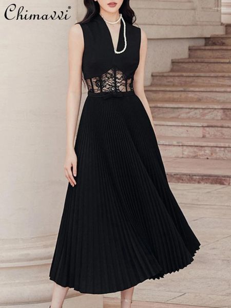 Lässige Kleider modische schwarze sexy Partykleid 2024 Frühlings- und Sommer-Spitzen-Hohlloch-Mid-Riff-Temperament mit mittlerer Länge Falten