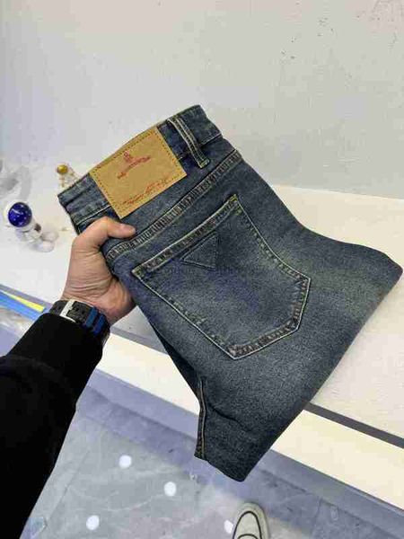 Jeans de grife masculino 2024 Top Moda de Material de Material de Alto Jeans de Alta Alto com Fez de Design de Luxúria Design Men Jeans