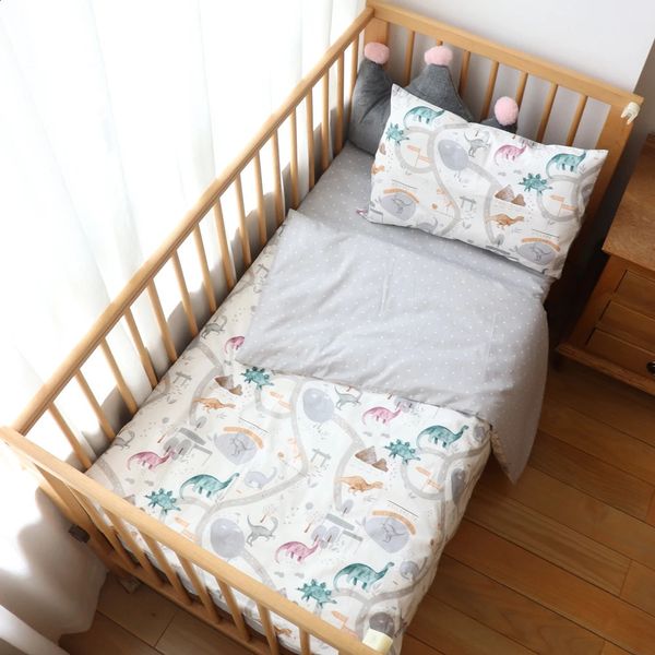 Детские постельные принадлежности набор Borns Kib Kit Cotton Duver Cover Pillowcase Slease Mattress для мальчика для мальчика 3PCS Cot без наполнителя 240325