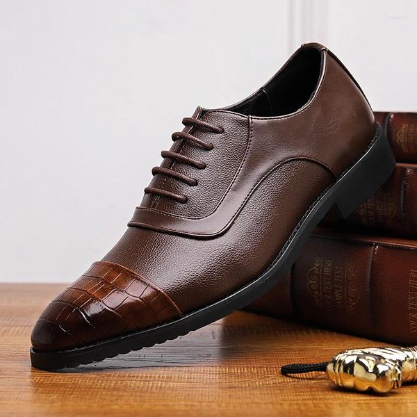 Sapatos casuais masculinos de couro genuíno formal Oxford para homens italiano 2024 Dress Wedding Laces Brogue