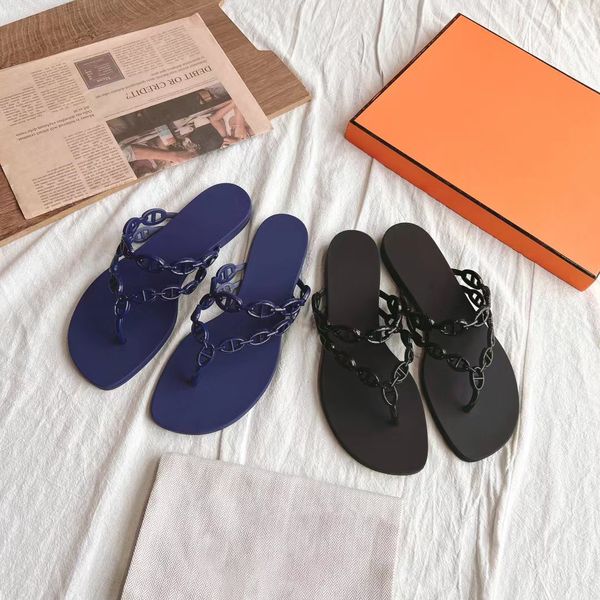 Designer Slipper mais novo estilo clip-on Chain Flip-flops praia e viagens ao ar livre O senso de detalhe dos itens de detalhe une tudo o tamanho 35-41