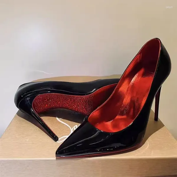 Scarpe eleganti primaverili ed estivi pungenti rossetto leggero ronza di strass singolo tacchi alti sottili banchetto versatile scarpa da donna versatile