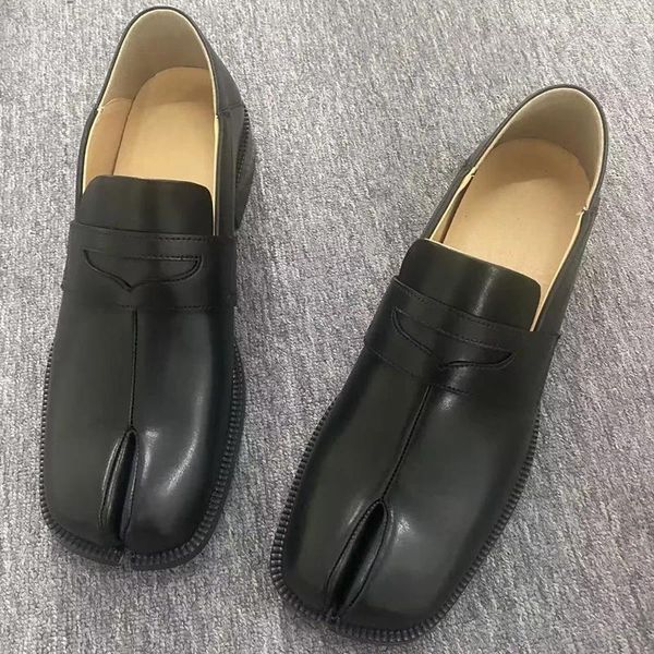 Casual Shoes Italienisch schwarzer echtes Ledermänner luxus luxuriös cattleilehide geteiltes Zehen Oxfords Mann Dressbüro