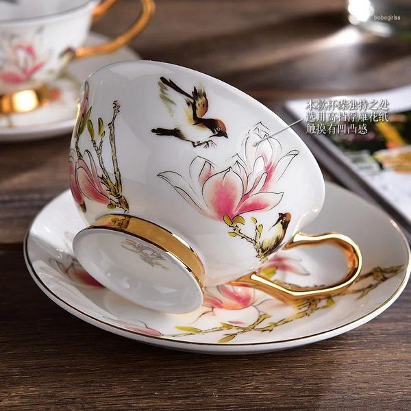 Cups Saucers European Beautiful Fashion Bone China Kaffee Tasse und Untertassen -Set weiße Porzellan Teetasse kreativer Keramik Nachmittagstee