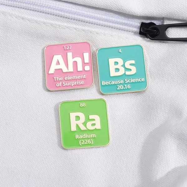 Broches ah bs ra enamel pin badge school lapeel metal brooch elementos alfabetes professores de cientistas de cientista atacado