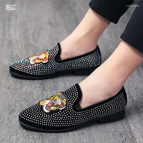 Scarpe casual di lusso Rhinestone Bean Maschio Trend Net Red Piccolo Spirito in pelle Giovane A un Loafer A9 da scarpe A9