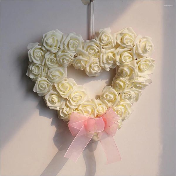 Flores decorativas Segurando os namorados para a porta da frente, formato de coração artificial flor de rosa guirlanda de seda arco de seda parede de casamento decoração de suspensão