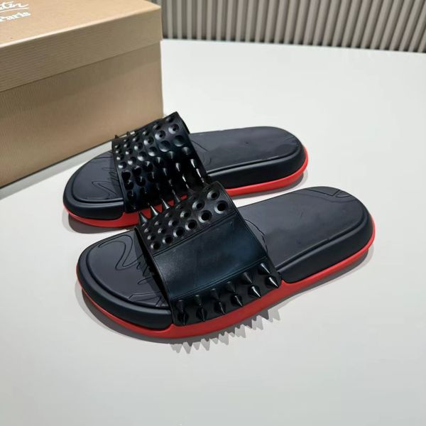 Slipper Spikes Sapatos de couro de praia pipas sandálias planas Estudos sandálias Flats Designer Flip Flips Sandalias Comfort