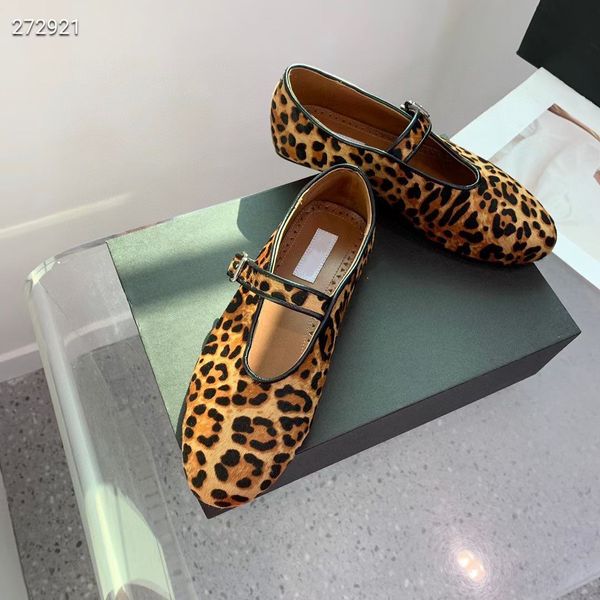 Mulheres Brand Sandals Designer Sapatos Luxury Sandália plana de couro genuíno de 35 a 41 Preto Preto Cores da Impressão de Leopartd Preço de atacado de entrega rápida